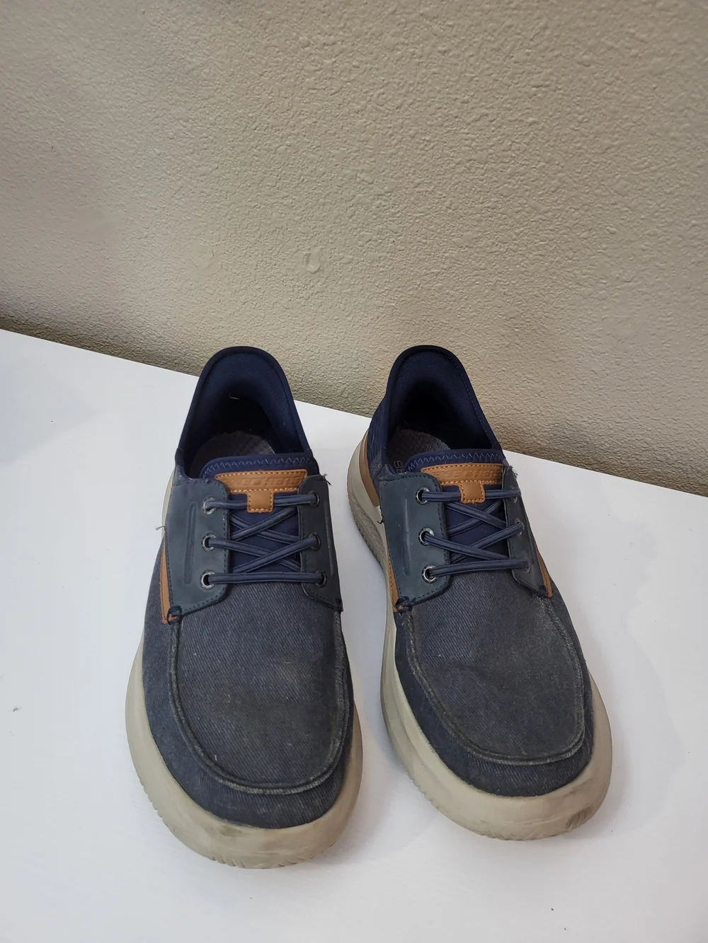 Sketchers Wide Fit Air Cooled Memory Foam Men’s Casual Shoes Size 10.5